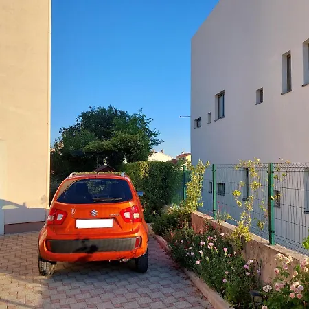 Polic Apartament