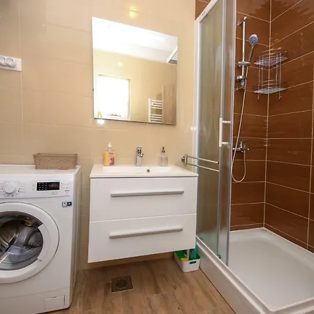 Polic Apartment