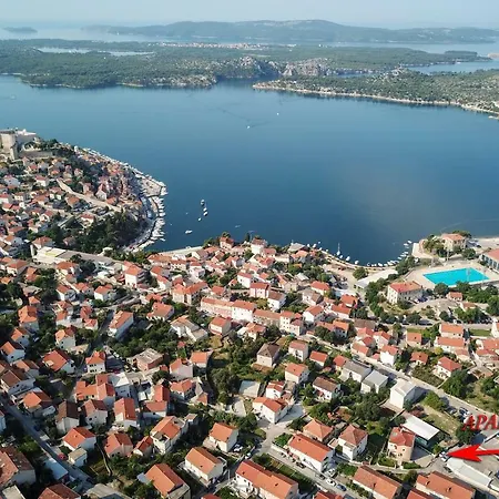 Polic Apartament